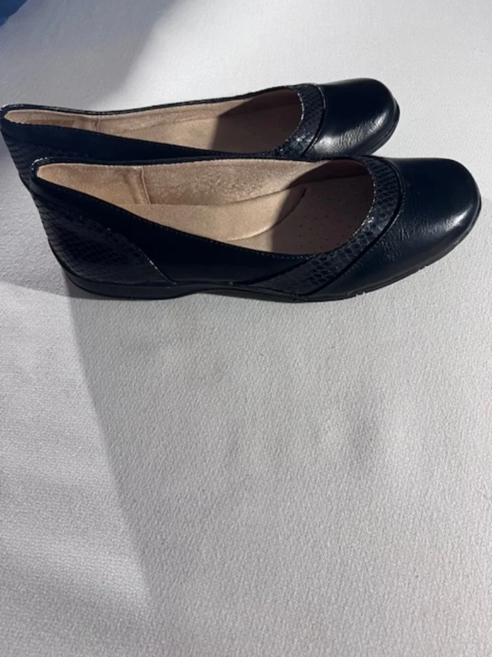 LIFESTRIDE black comfort Deja Vu flats slip-on sleek design cushioned insole SZ8